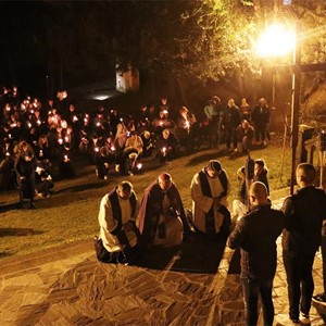 Biskup Gorski predvodio Križni put za mlade na Ksaveru